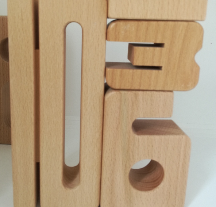 Rechnen lernen mit Holz-Ziffern